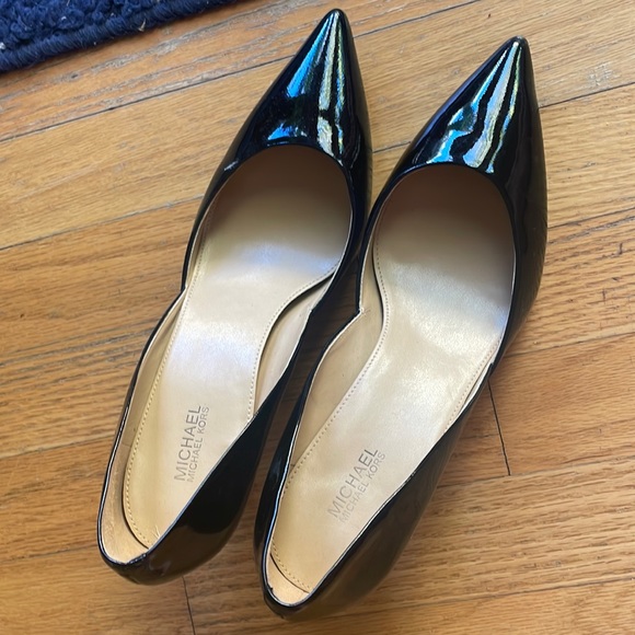 Michael Kors Patent Leather heels - Picture 2 of 6